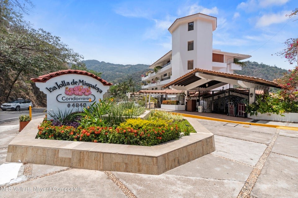 La Jolla de Mismaloya oceanfront condominium complex