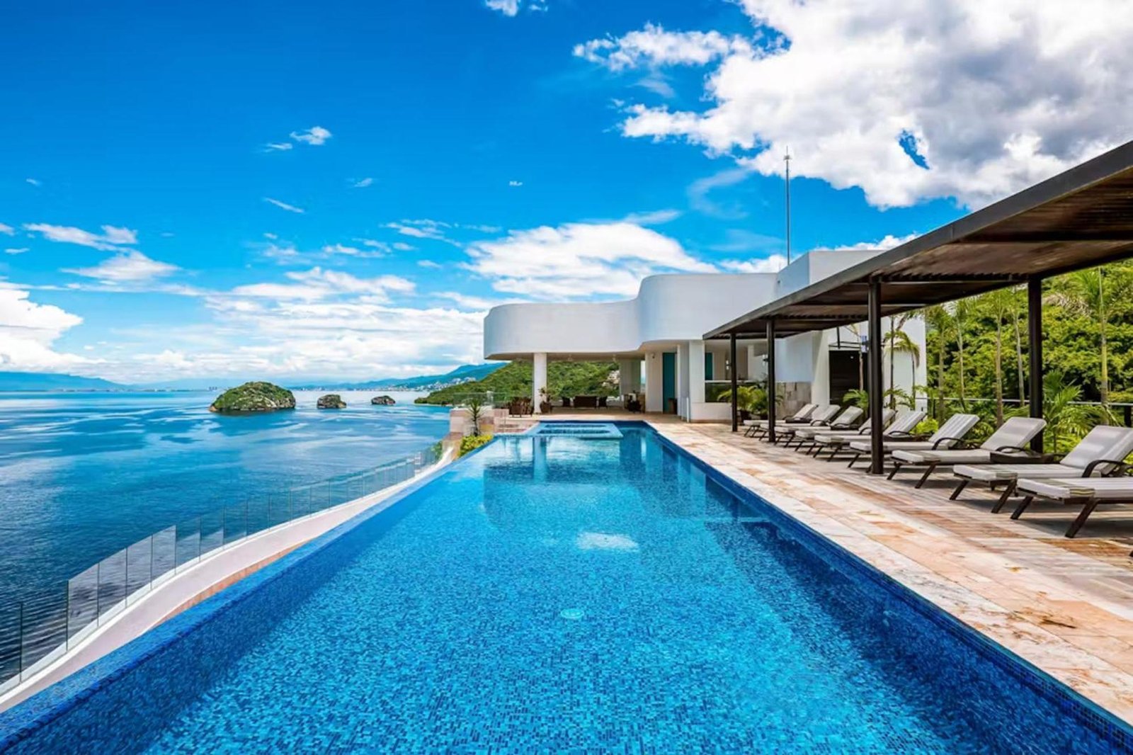 Blue Horizon Residences near Mismaloya with ocean views