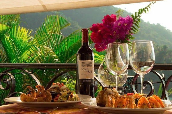 Open-air evening dining at Mismaloya Grill